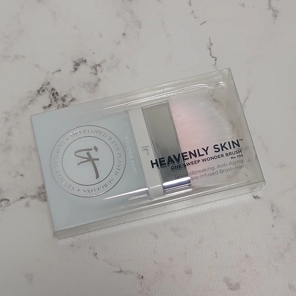 It Cosmetics Heavenly Skin One Sweep Wonder Brush